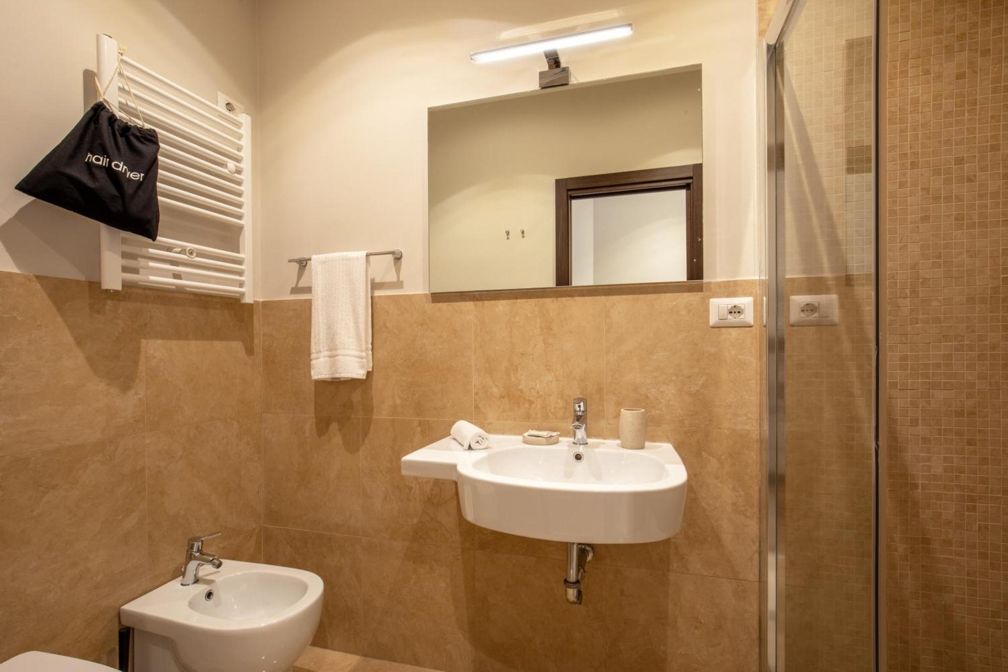 Daplace - Hotel Gran Torino Suites — Photos 1
